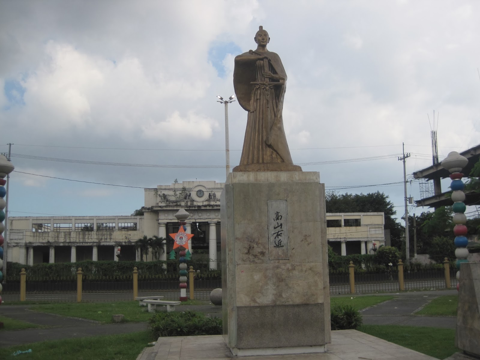 フィリピンの高山右近像